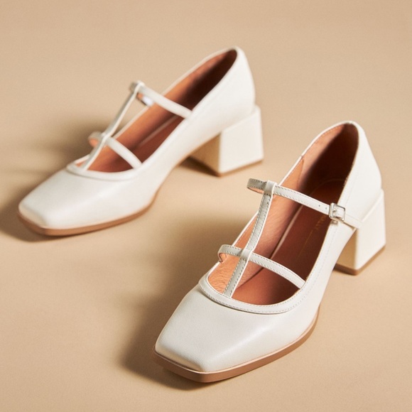 Intentionally Blank Moni Heels - Picture 1 of 3